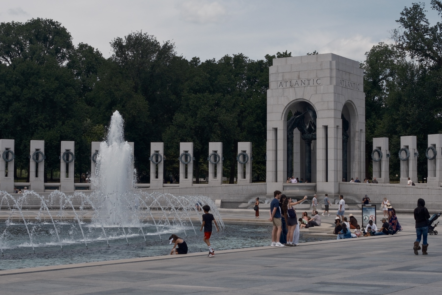 The fountain before the Atlantic arch